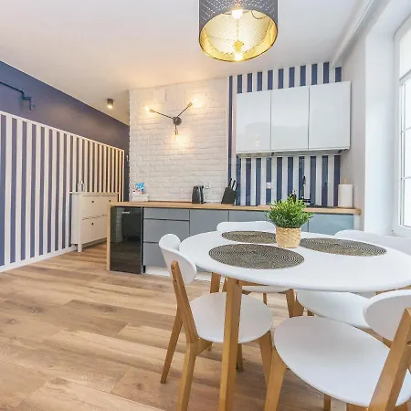 Glow Apartments, Dluga 69 *