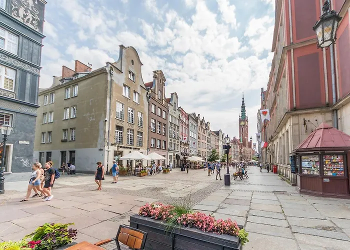 Glow Apartments, Dluga 69