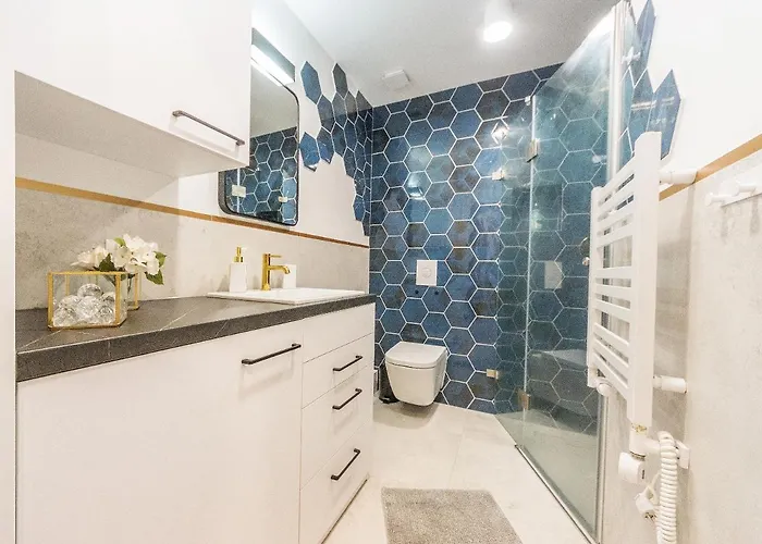 Glow Apartments, Dluga 69 דירה *